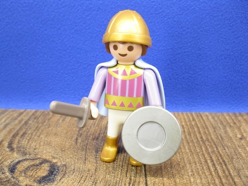 Kleiner ritter figur kind - kleiner,